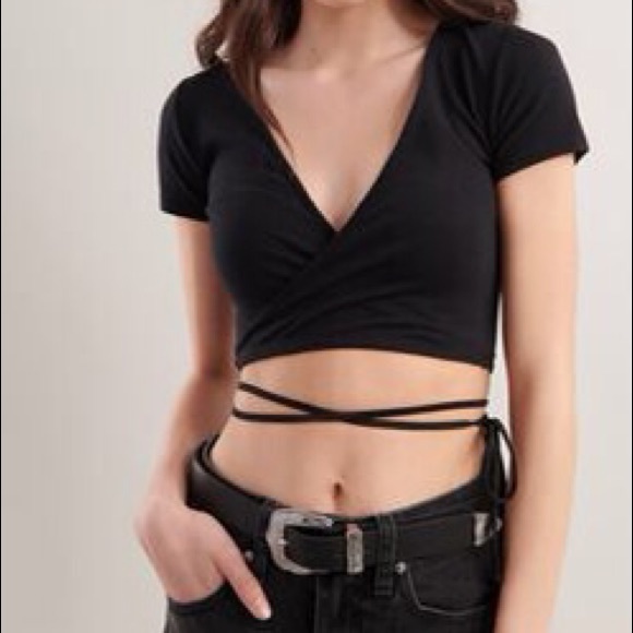 Garage Tops - 🖤 3/$50 Pretty Tied Up Tee 🖤